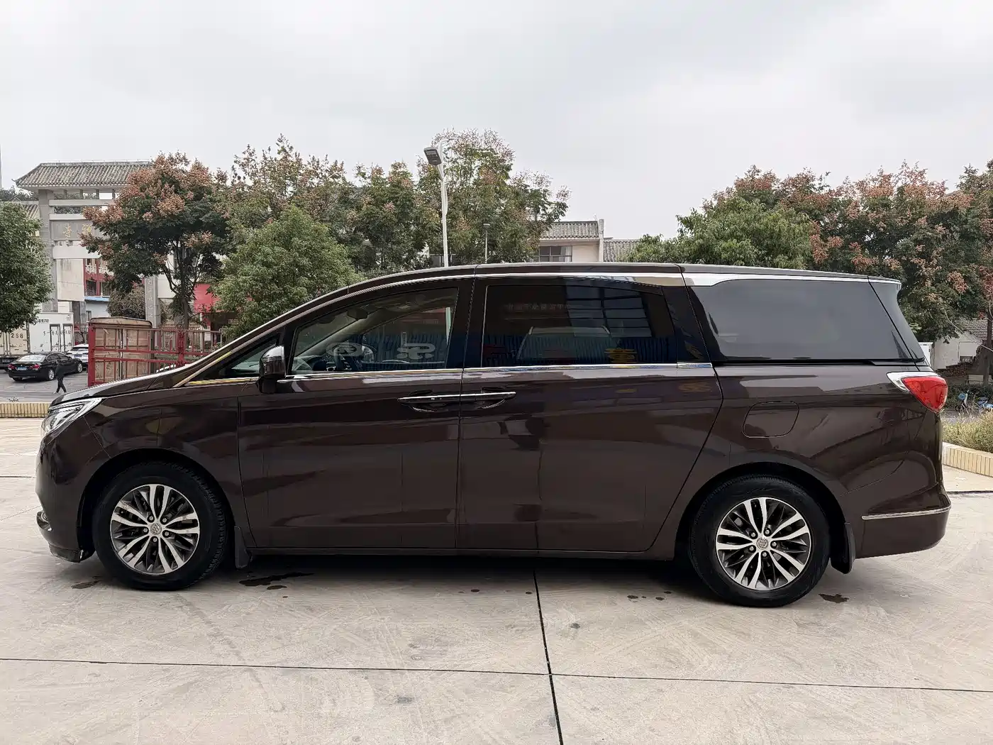 Buick GL8 2017 ES 28T Luxury China V фото 6