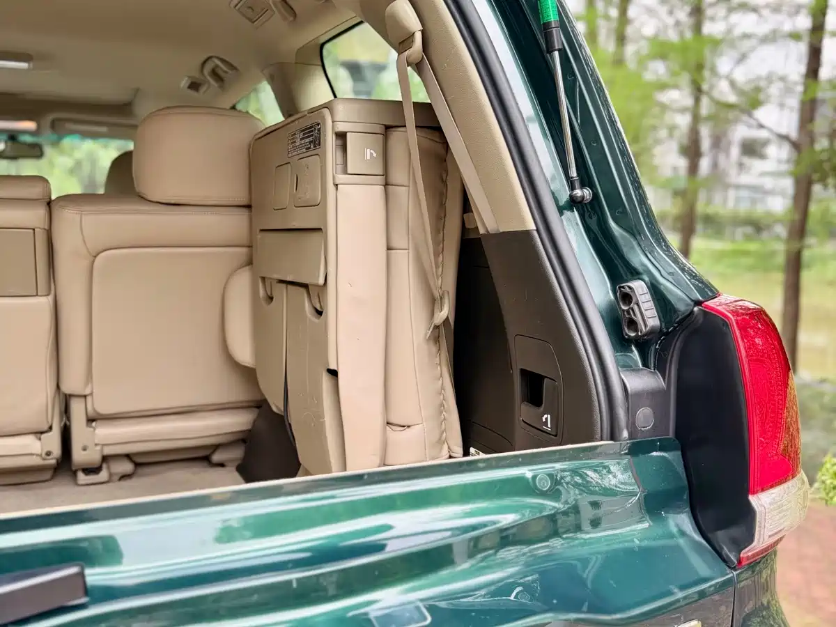 Toyota Land Cruiser 2010 Model 4.0L Automatic VX фото 24