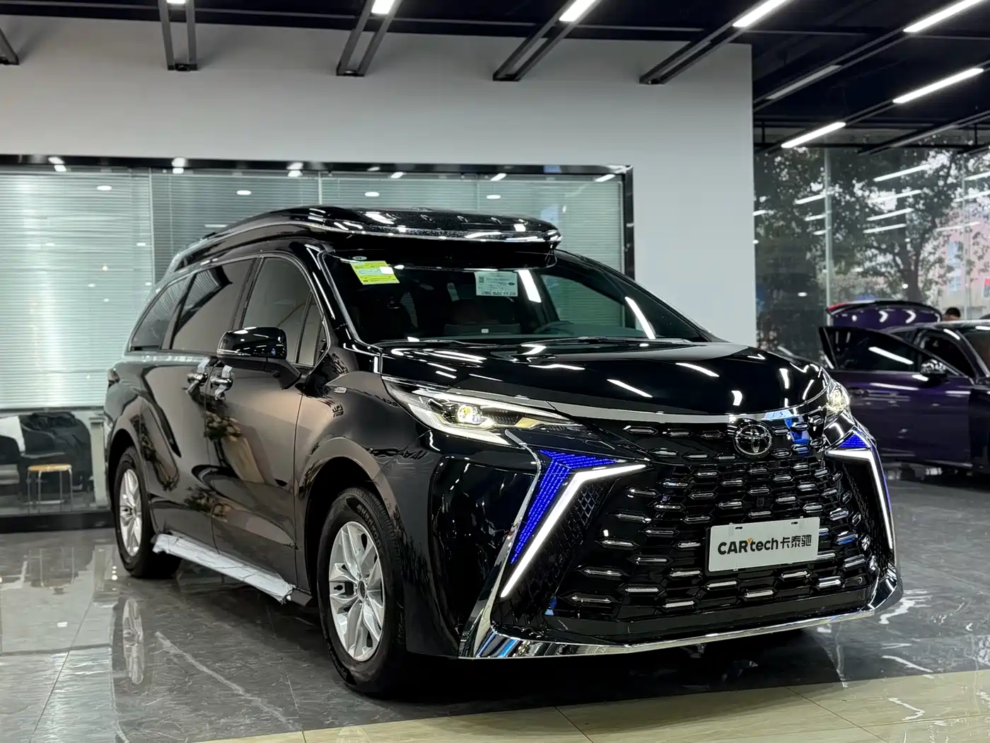 Toyota Granvia 2026 Model 2.5L Hybrid Luxury Edition фото 3