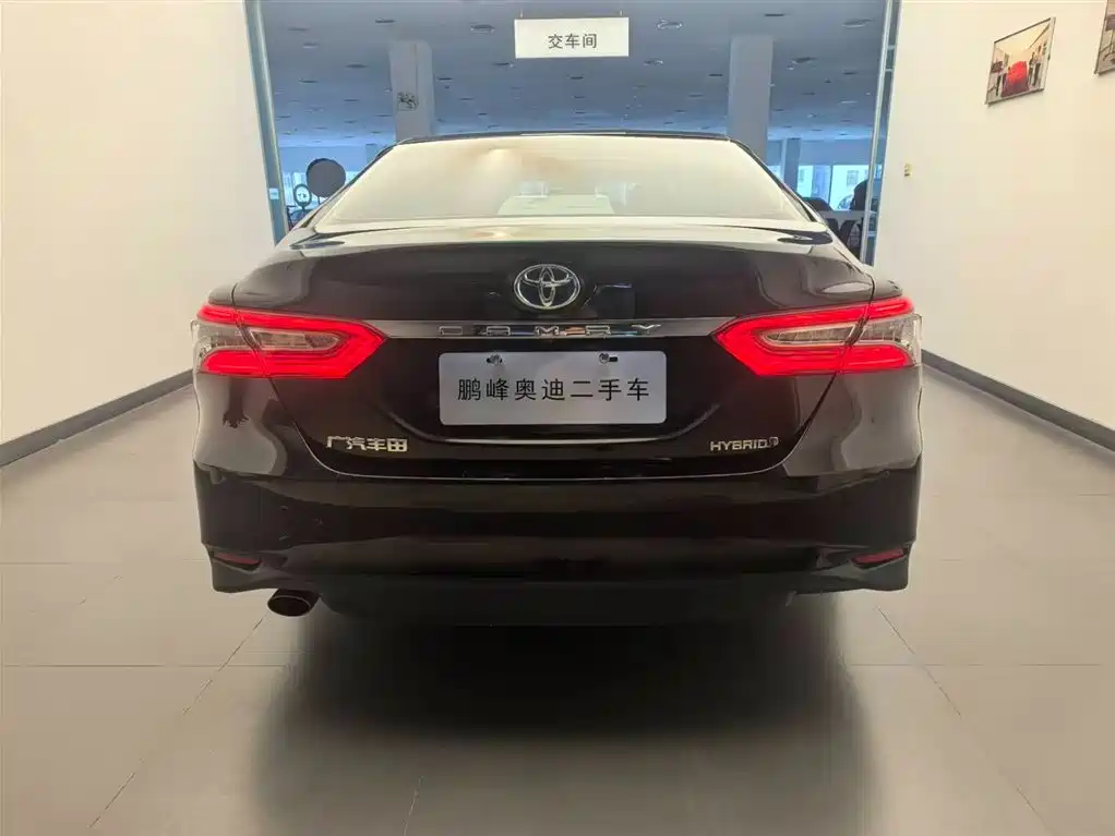 Toyota Camry 2019 Hybrid 2.5HG Luxury Edition China V фото 3