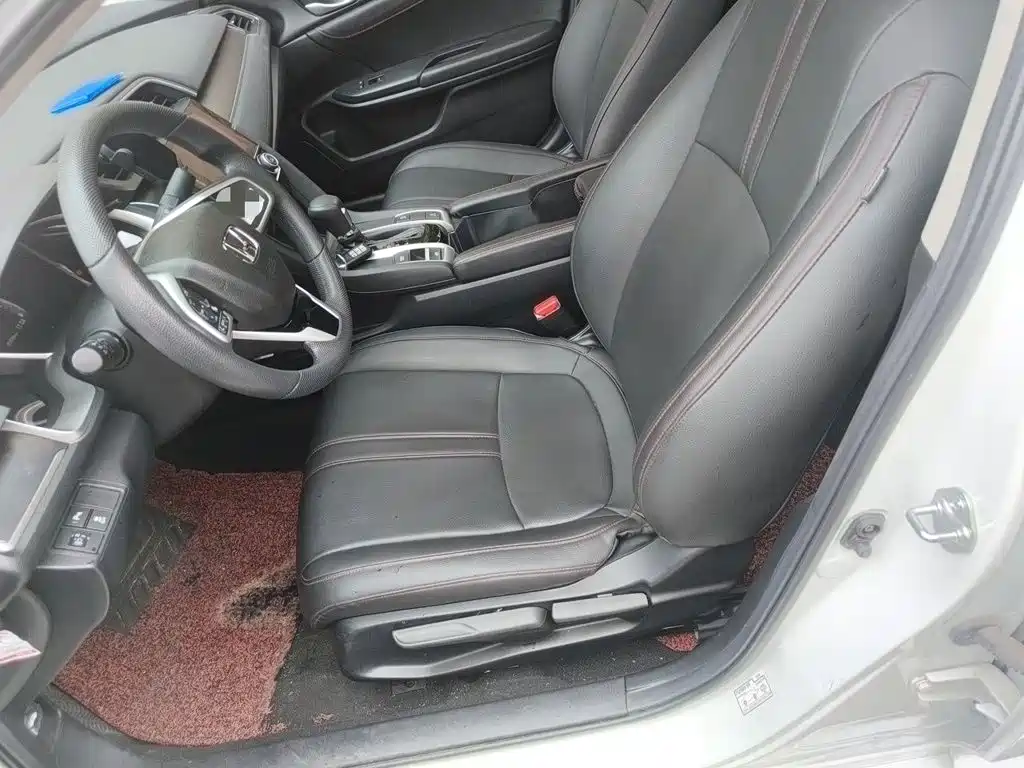Фото 8 - Honda Civic