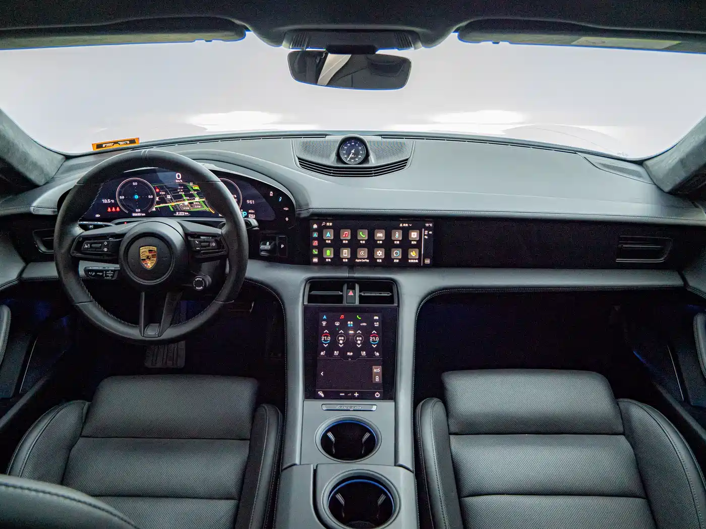 Porsche Taycan 2019 Taycan Turbo фото 16