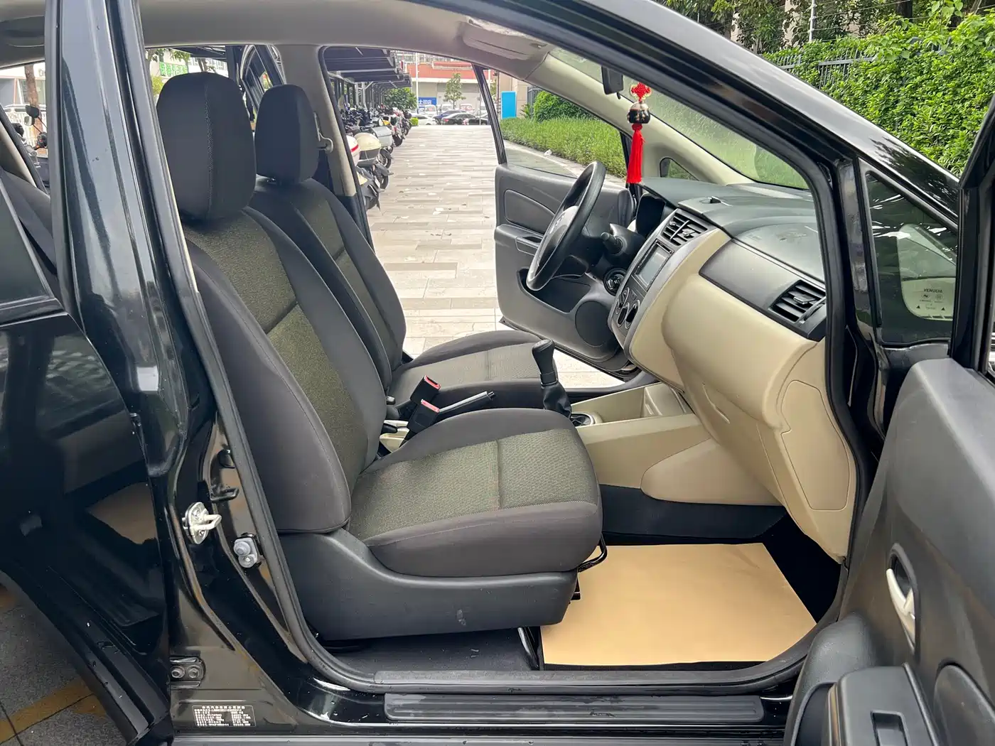 Venucia R50 2014 2013 1.6L Manual Fashion