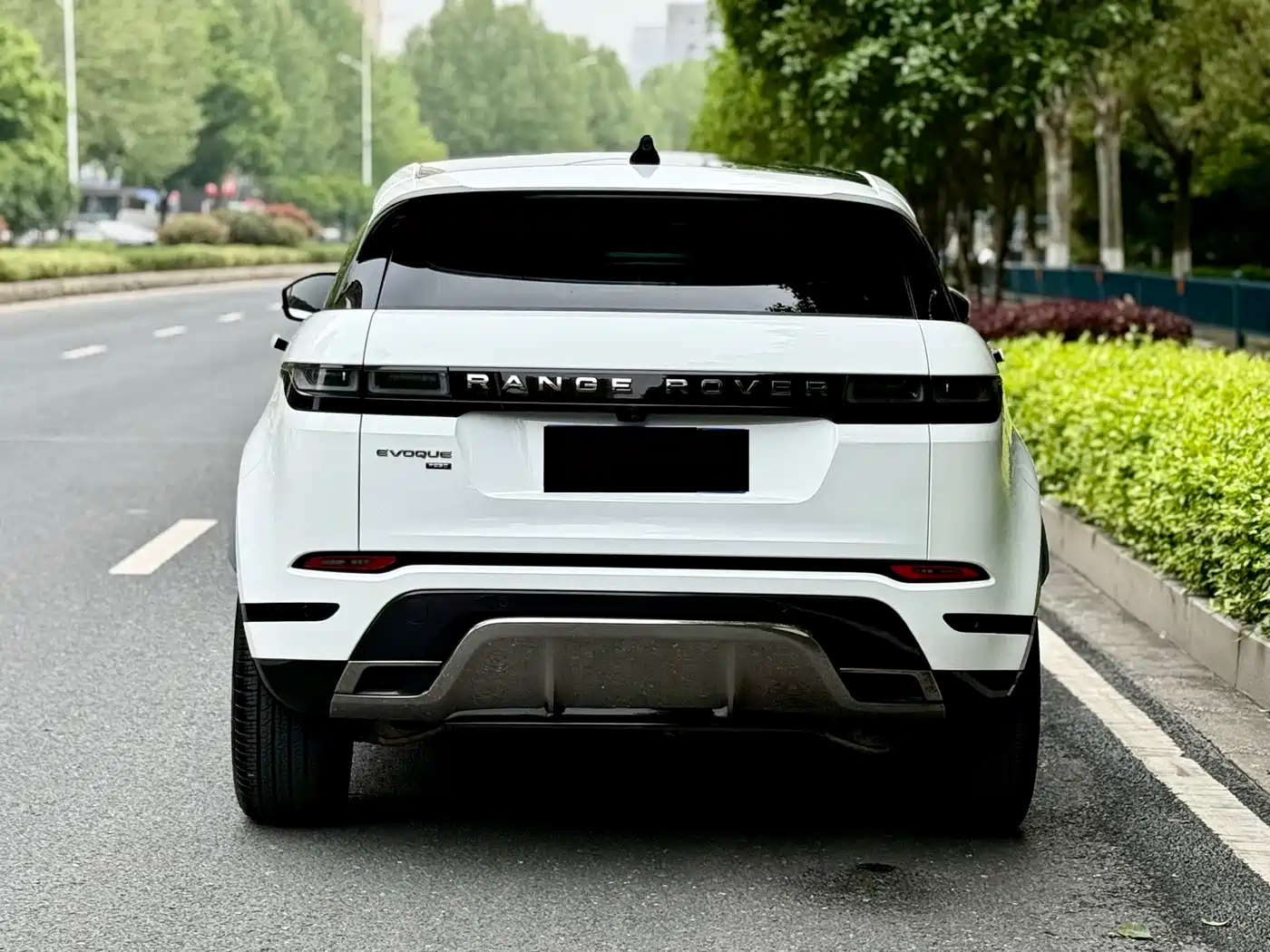 Land Rover Range Rover Evoque 2022 Range Rover Evoque L 249PS R-Dynamic Luxury Edition фото 13
