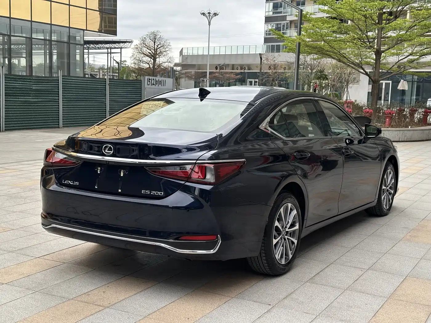Lexus ES 2023 200 Excellence Edition фото 6