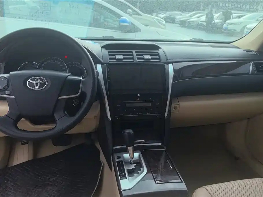 Toyota Camry 2015 2.0E Elite Edition фото 13