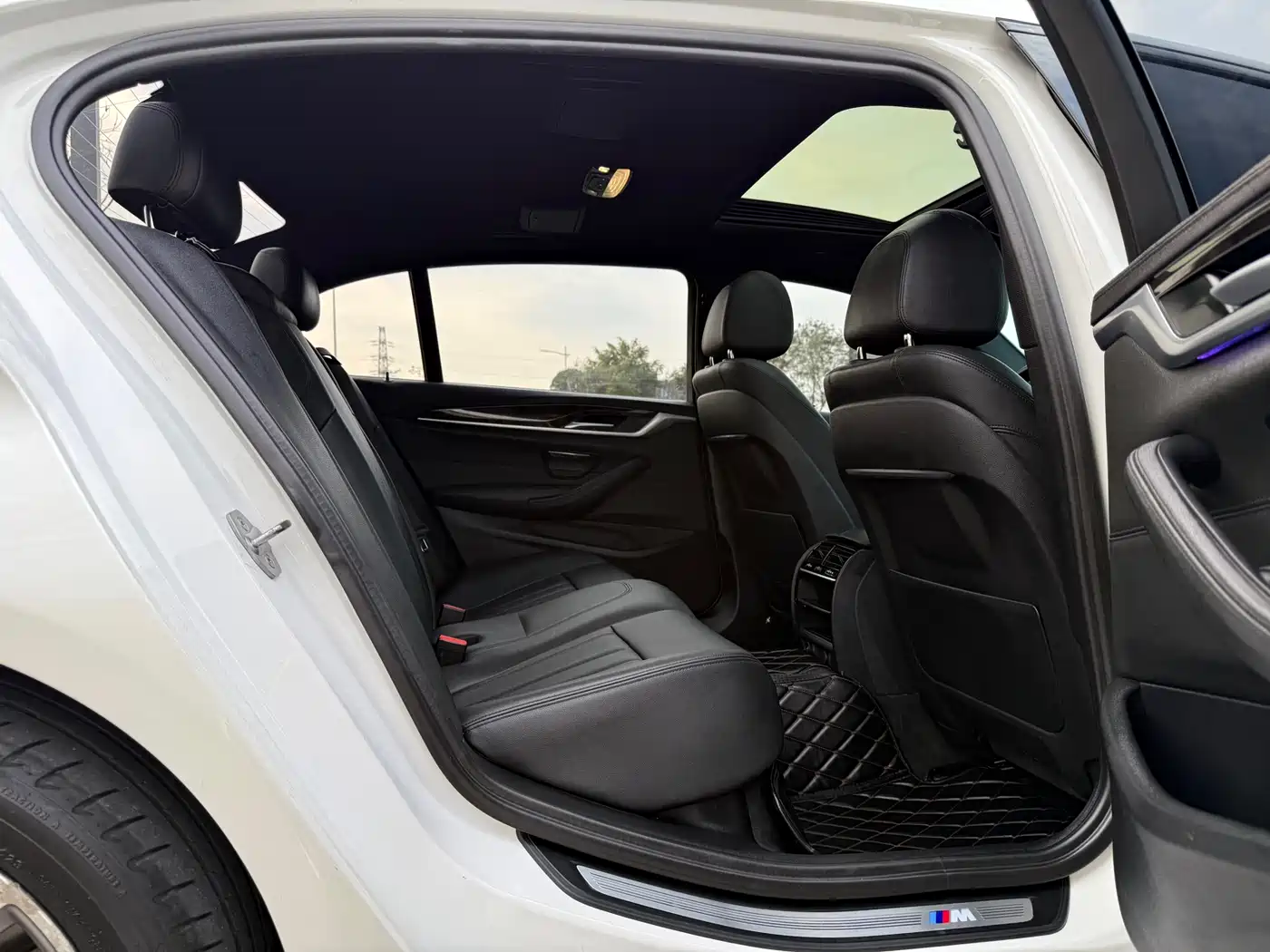 BMW 5 Series 2019 525Li M Sport Package фото 16