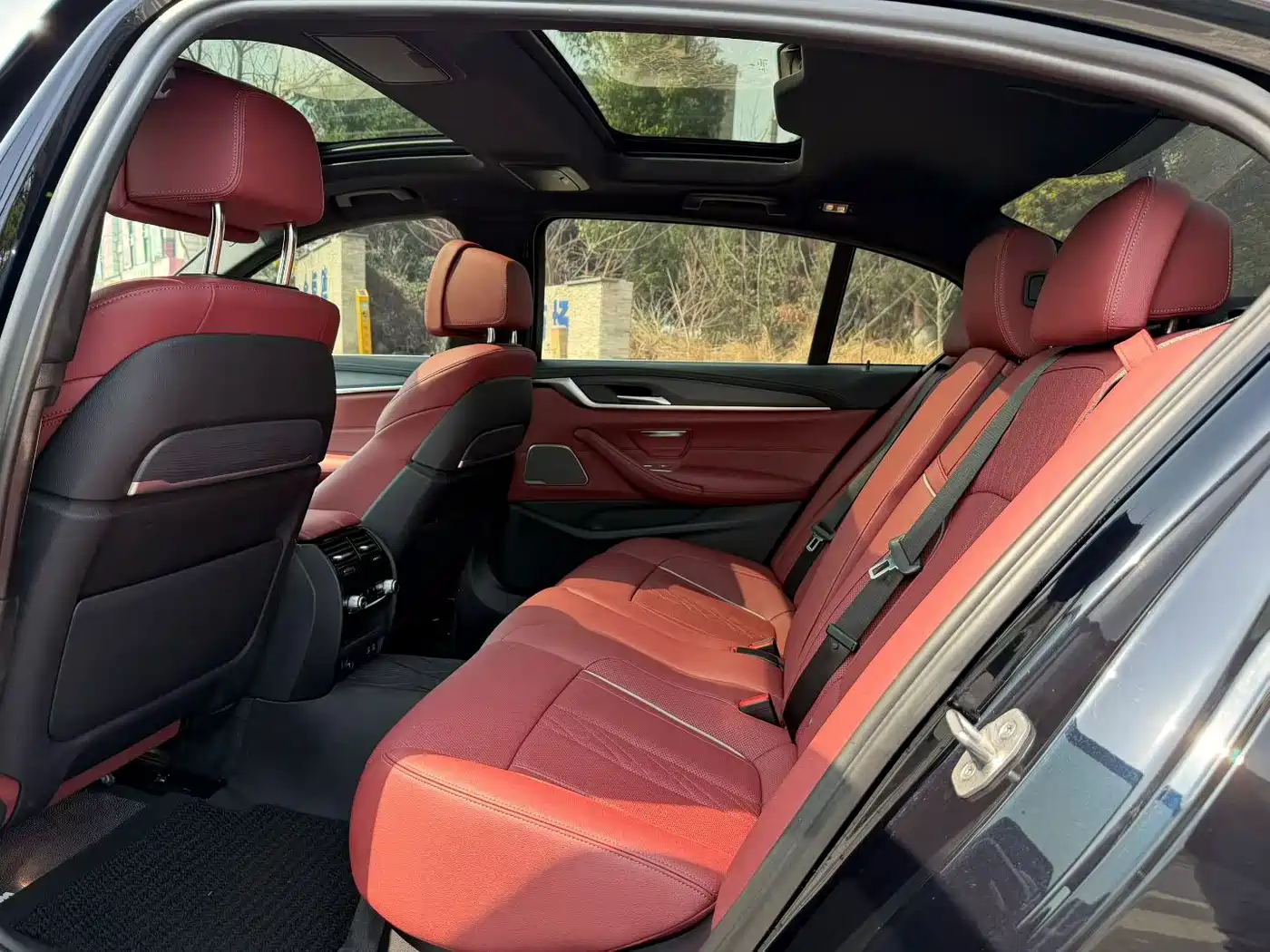 BMW 5 Series 2022 530Li Exclusive M Sport Package фото 9