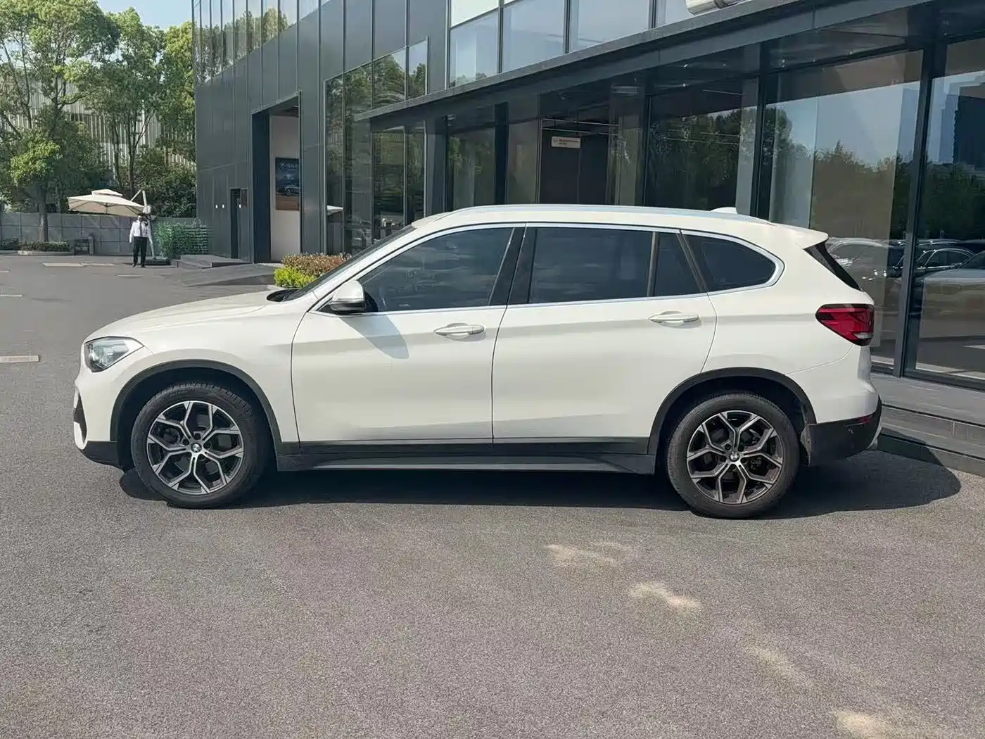 BMW X1 2021 sDrive25Li Leading фото 16