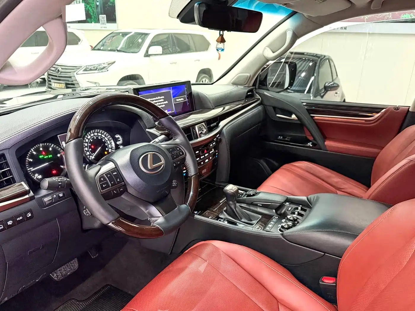 Lexus LX 2019 570 Prestige Luxury Edition фото 5