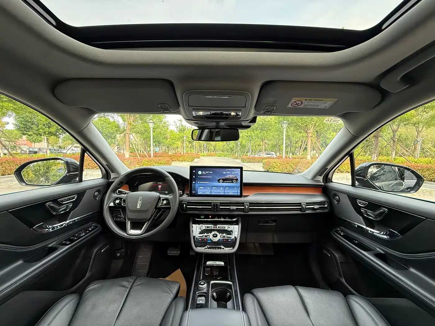 Фото 8 - Lincoln Adventurer