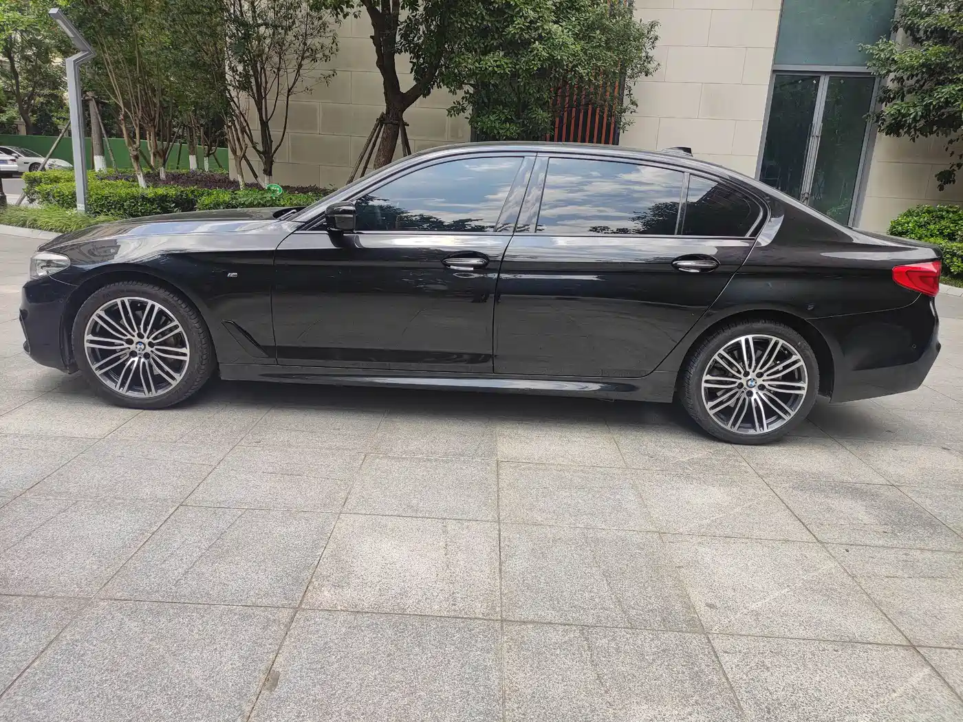 BMW 5 Series 2018 530Li Leading M Sport Package фото 6