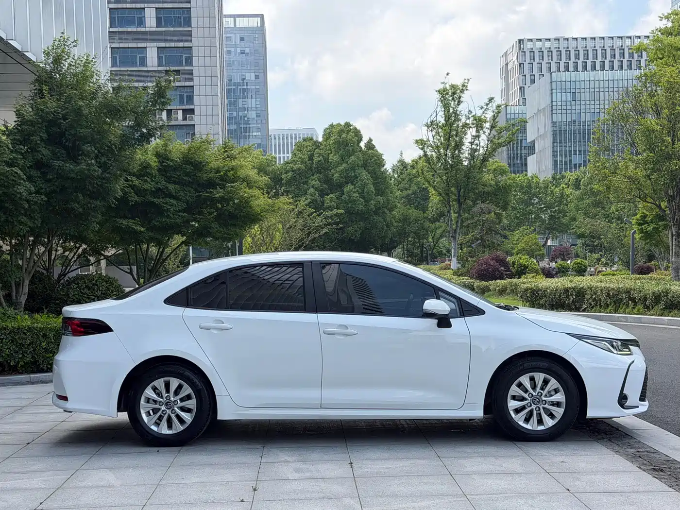 Toyota Corolla 2021 TNGA 1.5L CVT Pioneer Edition фото 4