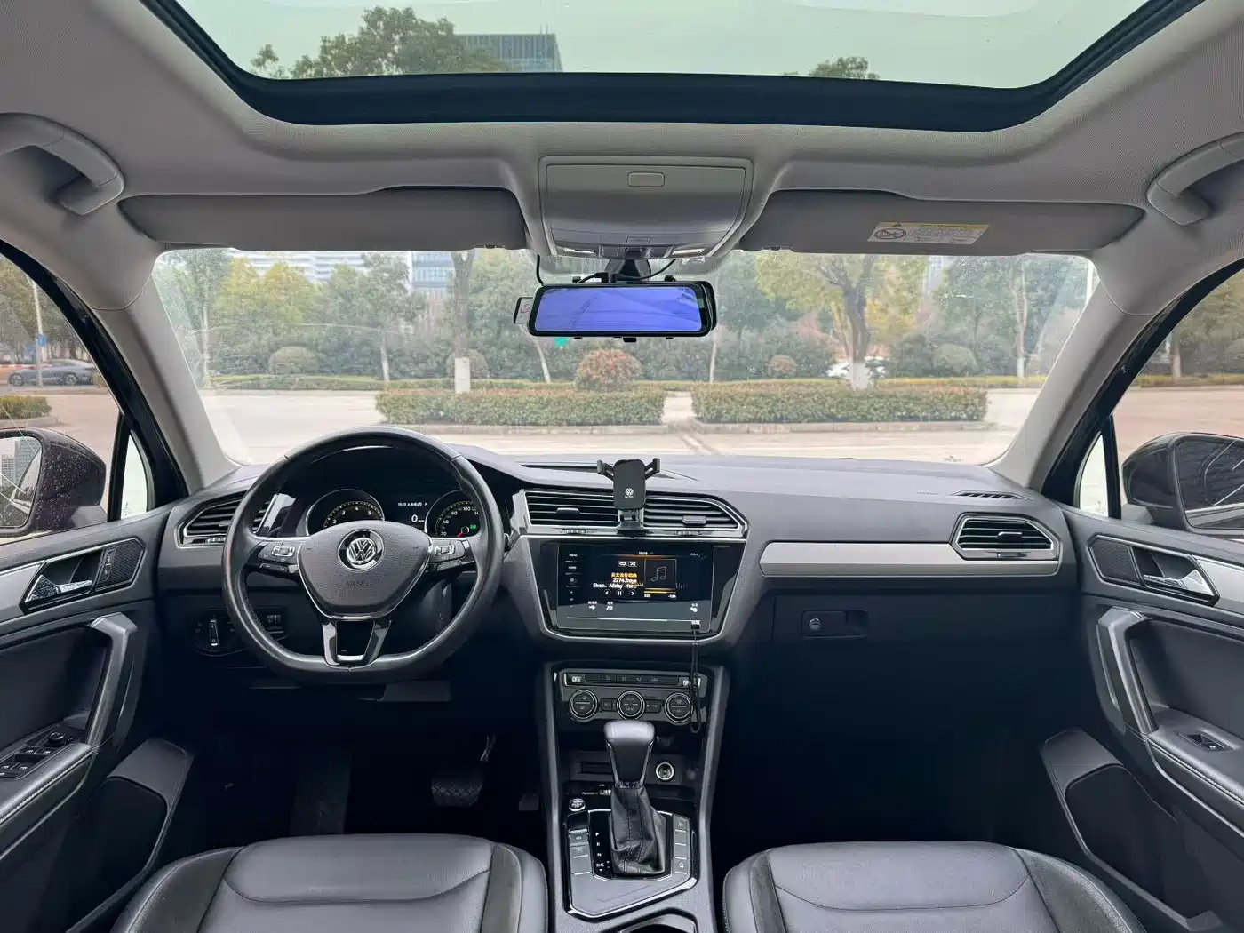 Volkswagen Tiguan L 2019 330TSI Automatic 2WD Panorama Comfort Edition China VI фото 4
