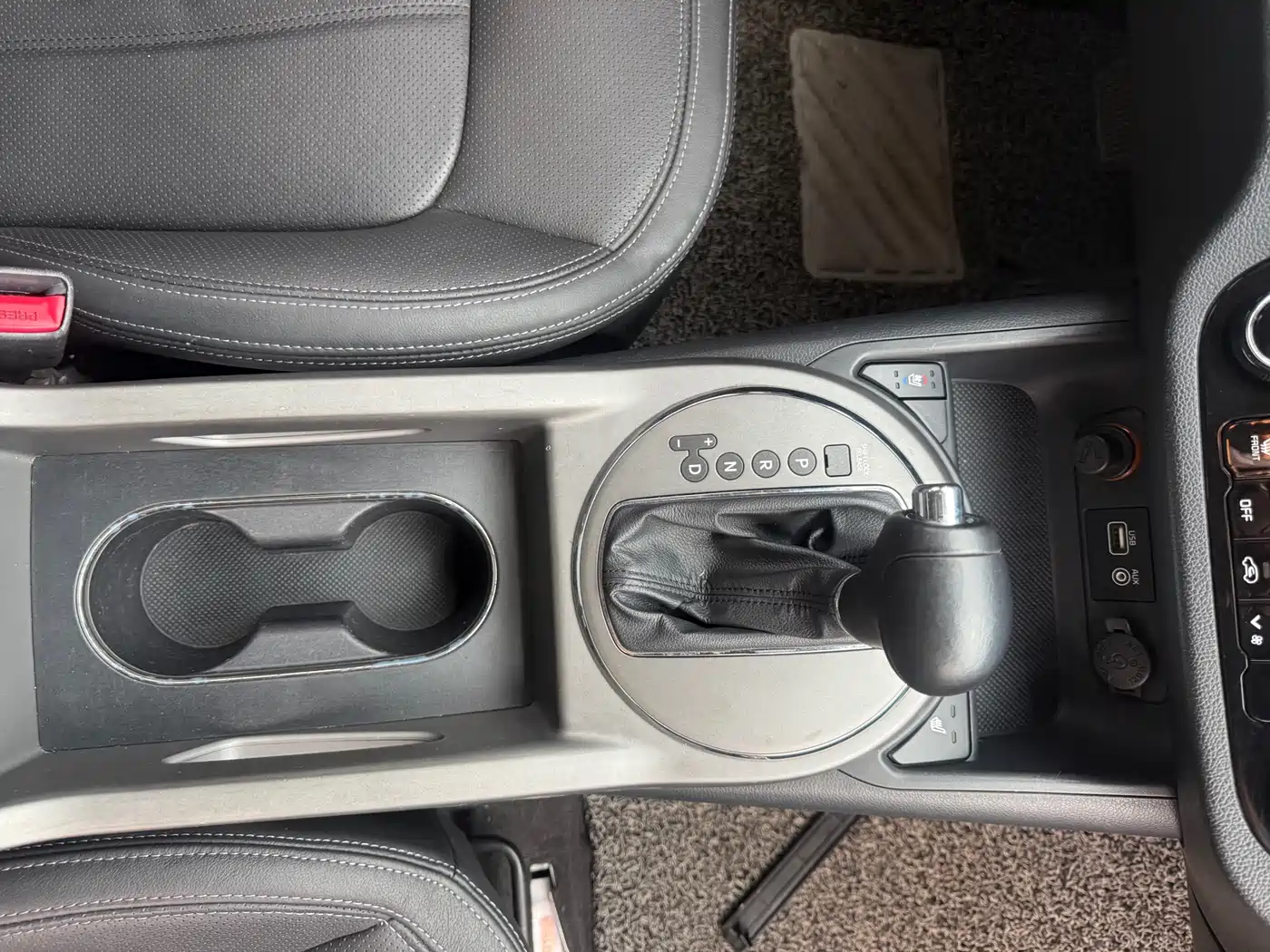 Kia Sportage 2015 2.0L Automatic 2WD Premium фото 11