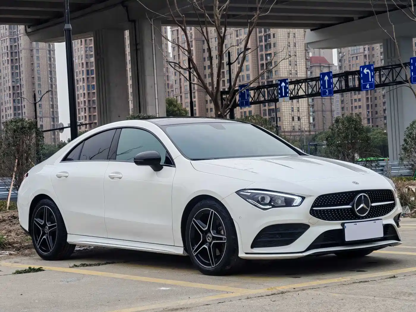 MERCEDES-BENZ CLA