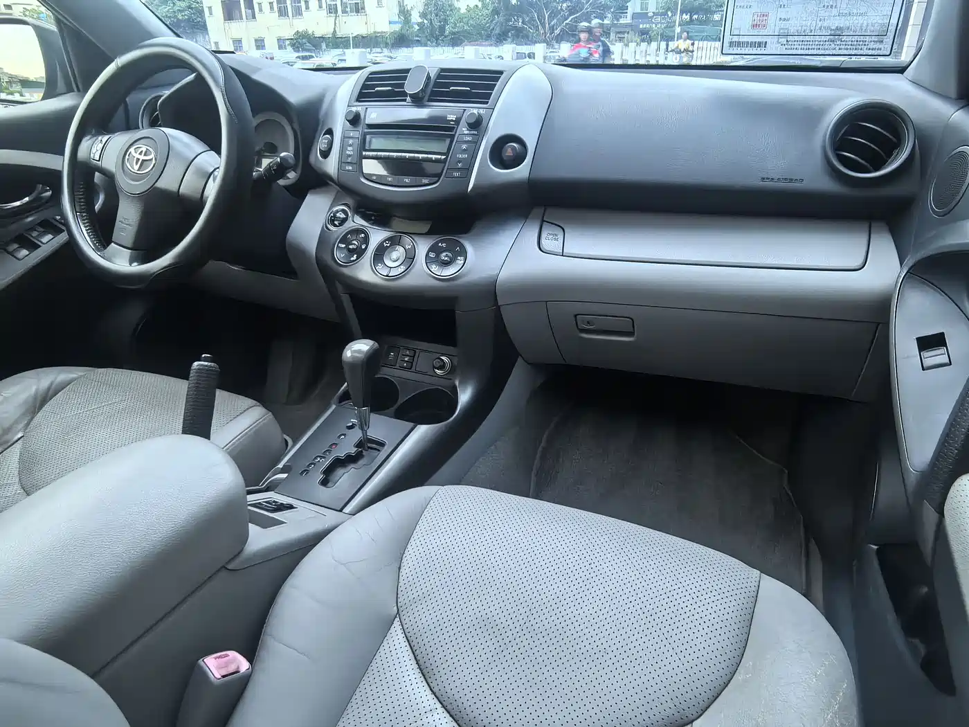 Toyota RAV4 Rongfang 2009 2.4L Automatic Luxury Edition фото 12