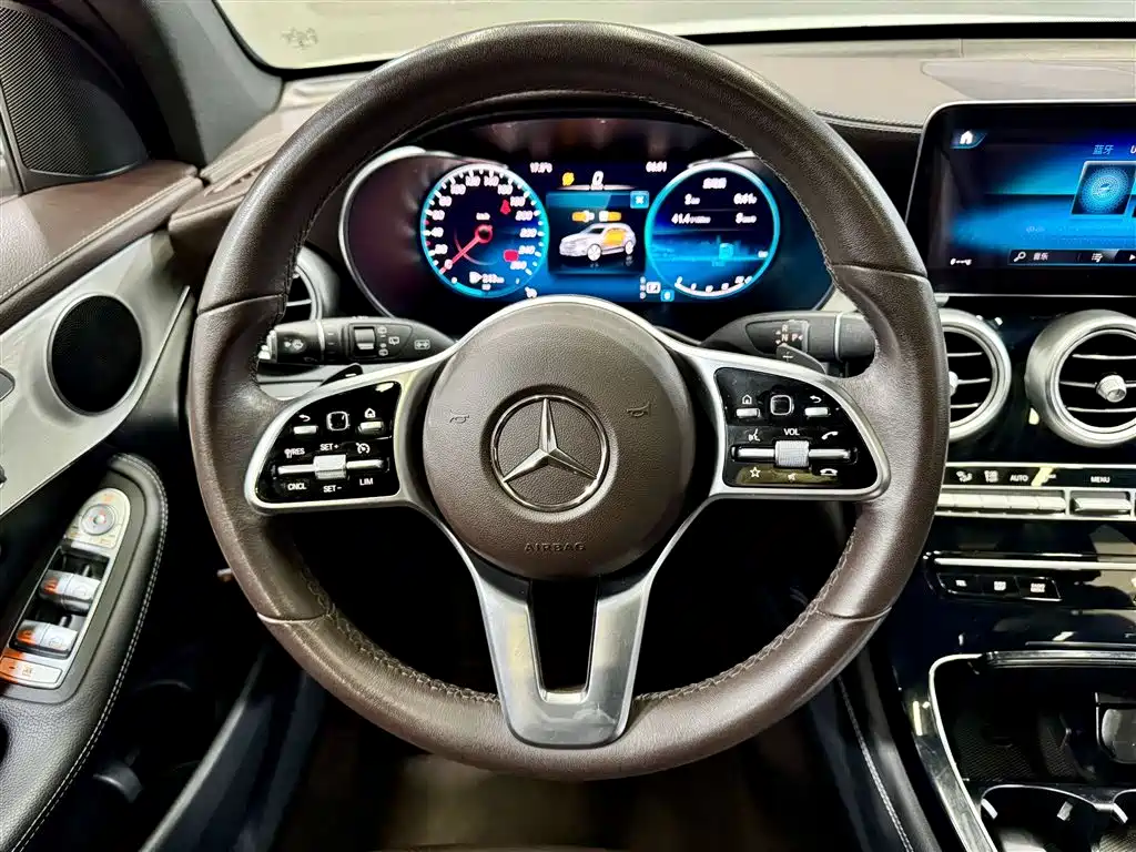 Mercedes-Benz GLC 2021 GLC 260 L 4MATIC Sporty фото 25
