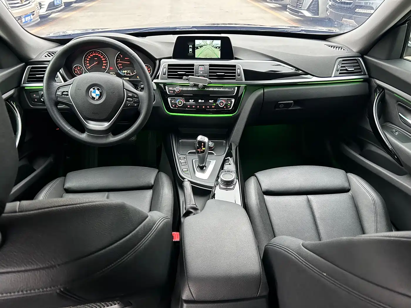 BMW 3 Series GT 2018 320i Fashion фото 10