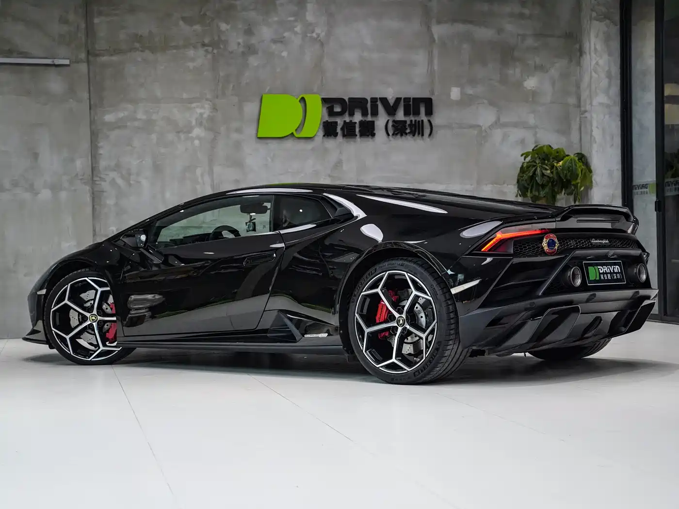 LAMBORGHINI HURACÁN