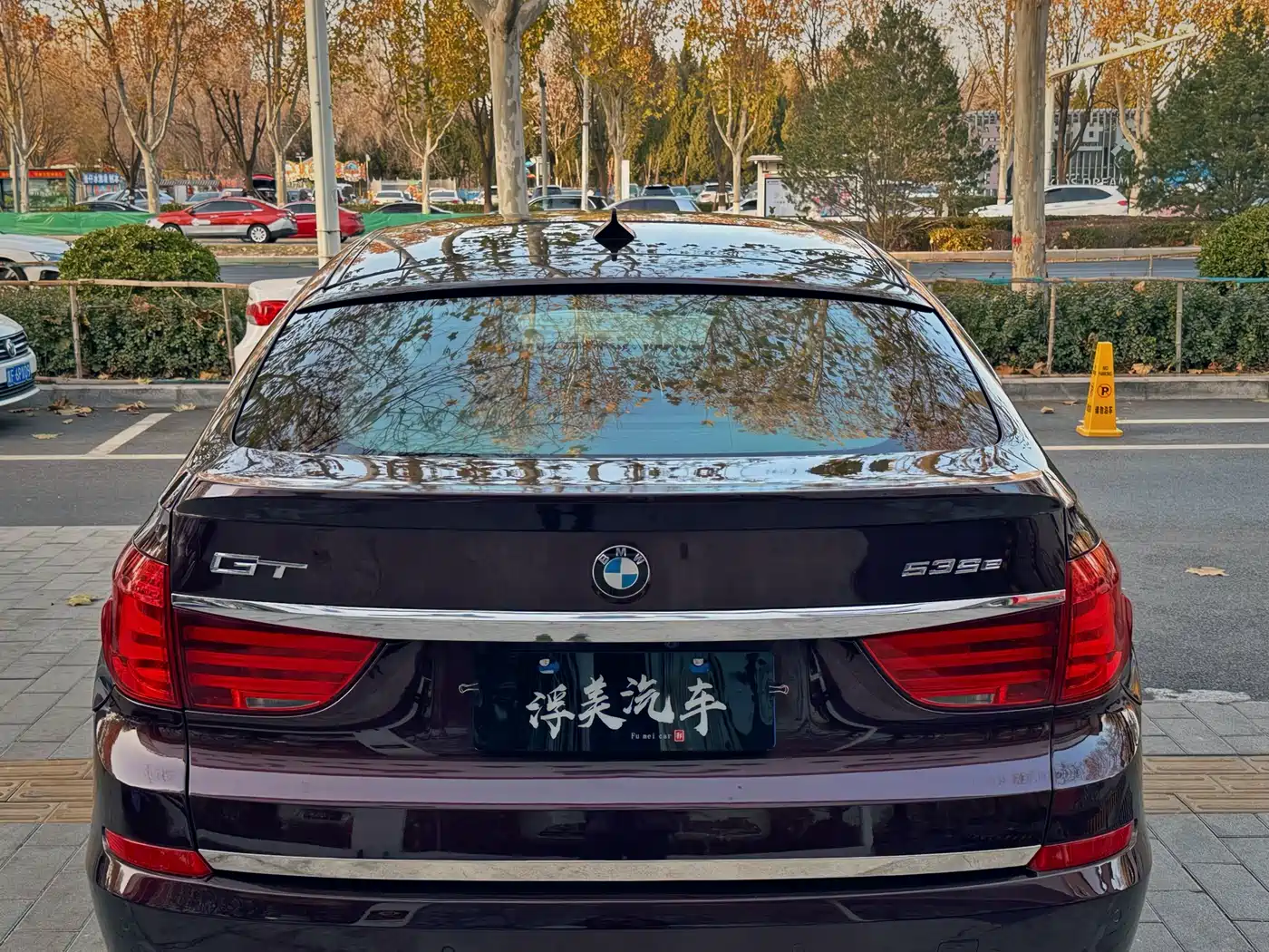 BMW 5 Series GT 2011 535i xDrive Luxury Model фото 9