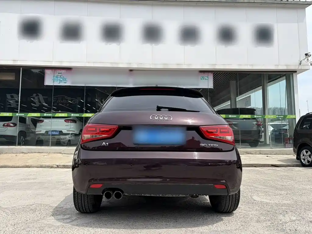 Audi A1 2015 2014 30 TFSI Sportback Comfort