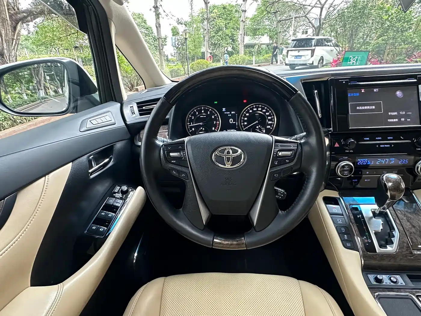 Toyota Alphard 2018 Facelift 3.5L Premium Edition фото 9