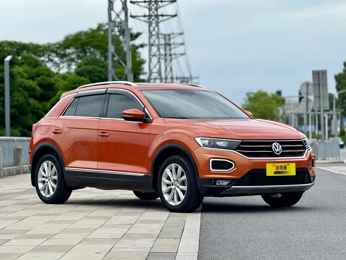 Volkswagen T-ROC 2018 230TSI DSG 2WD Progressive China VI фото 3