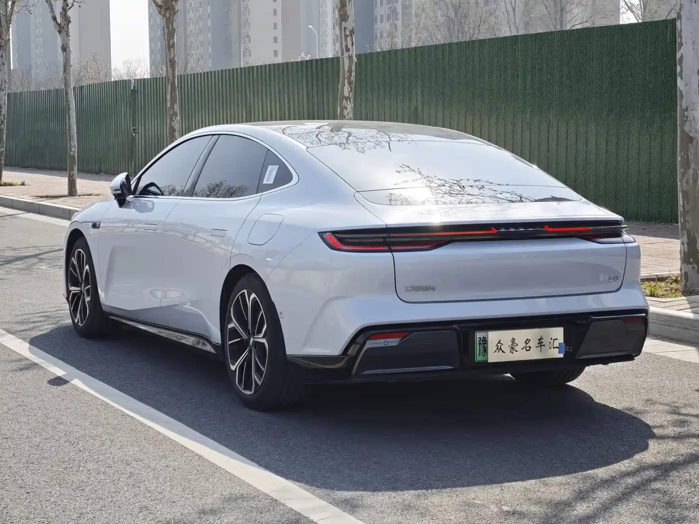 GEELY GALAXY GALAXY E8