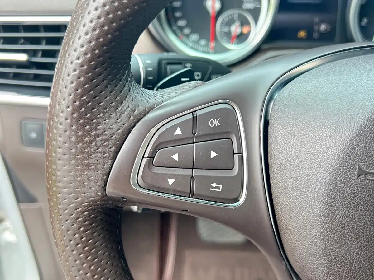 Mercedes-Benz GLE 2015 GLE 400 4MATIC фото 32