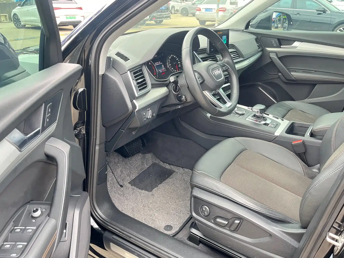 Audi Q5L 2020 Facelift 40 TFSI Honor Progressive фото 10