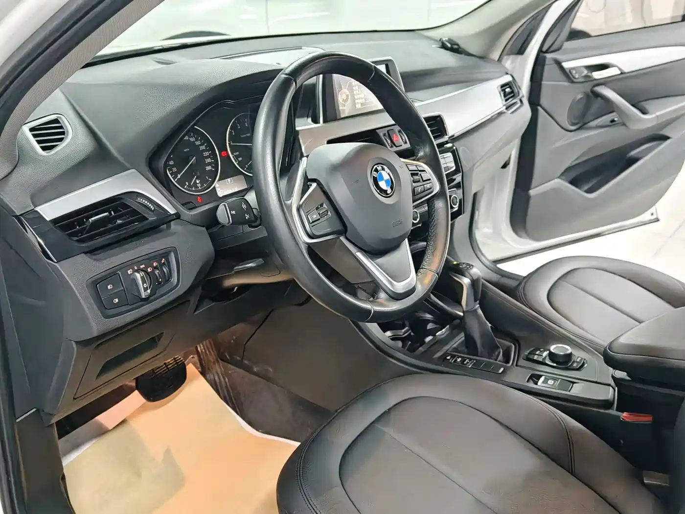 BMW X1 2016 sDrive18Li Fashion Model фото 14