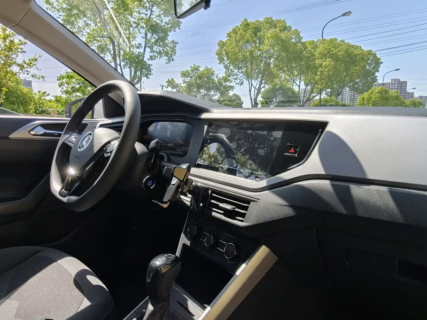 Volkswagen Polo 2022 Plus 1.5L Automatic Joyful Living Edition фото 22
