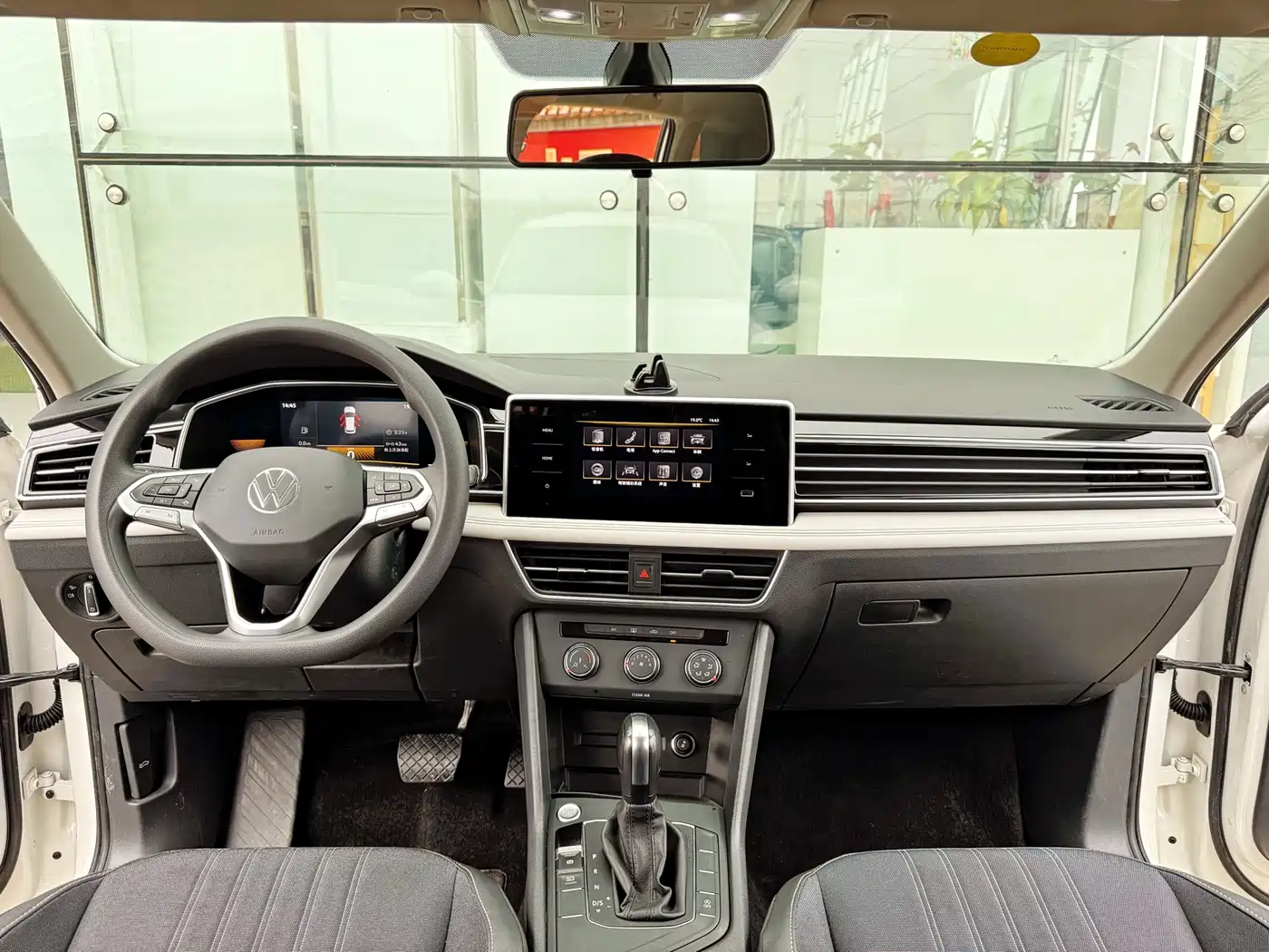 Volkswagen Tiguan L 2022 330TSI Automatic 2WD Comfort Edition фото 12