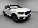 Фото 8 - Volvo XC40