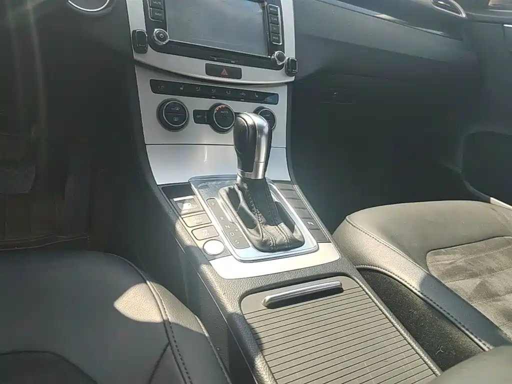 Volkswagen Magotan 2015 Facelift 1.8TSI Luxury фото 14