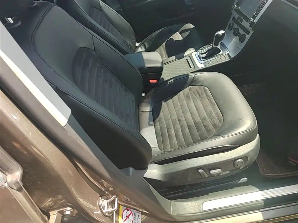 Volkswagen Magotan 2015 Facelift 1.8TSI Luxury фото 25