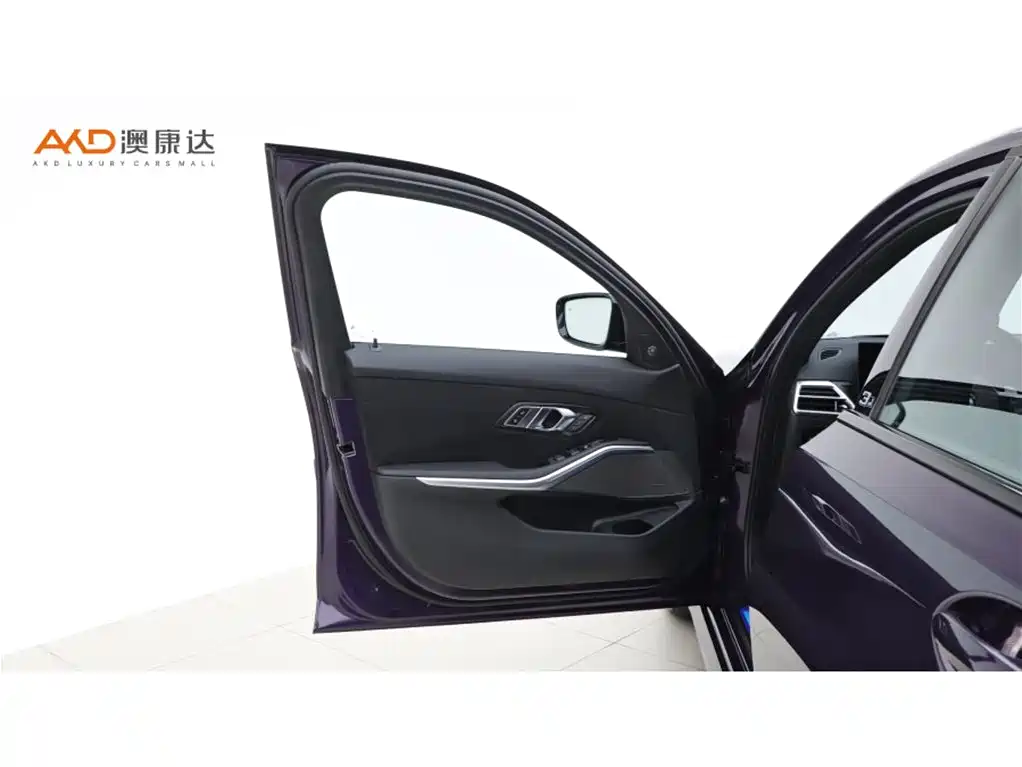 Photo 10 - BMW 3 Series