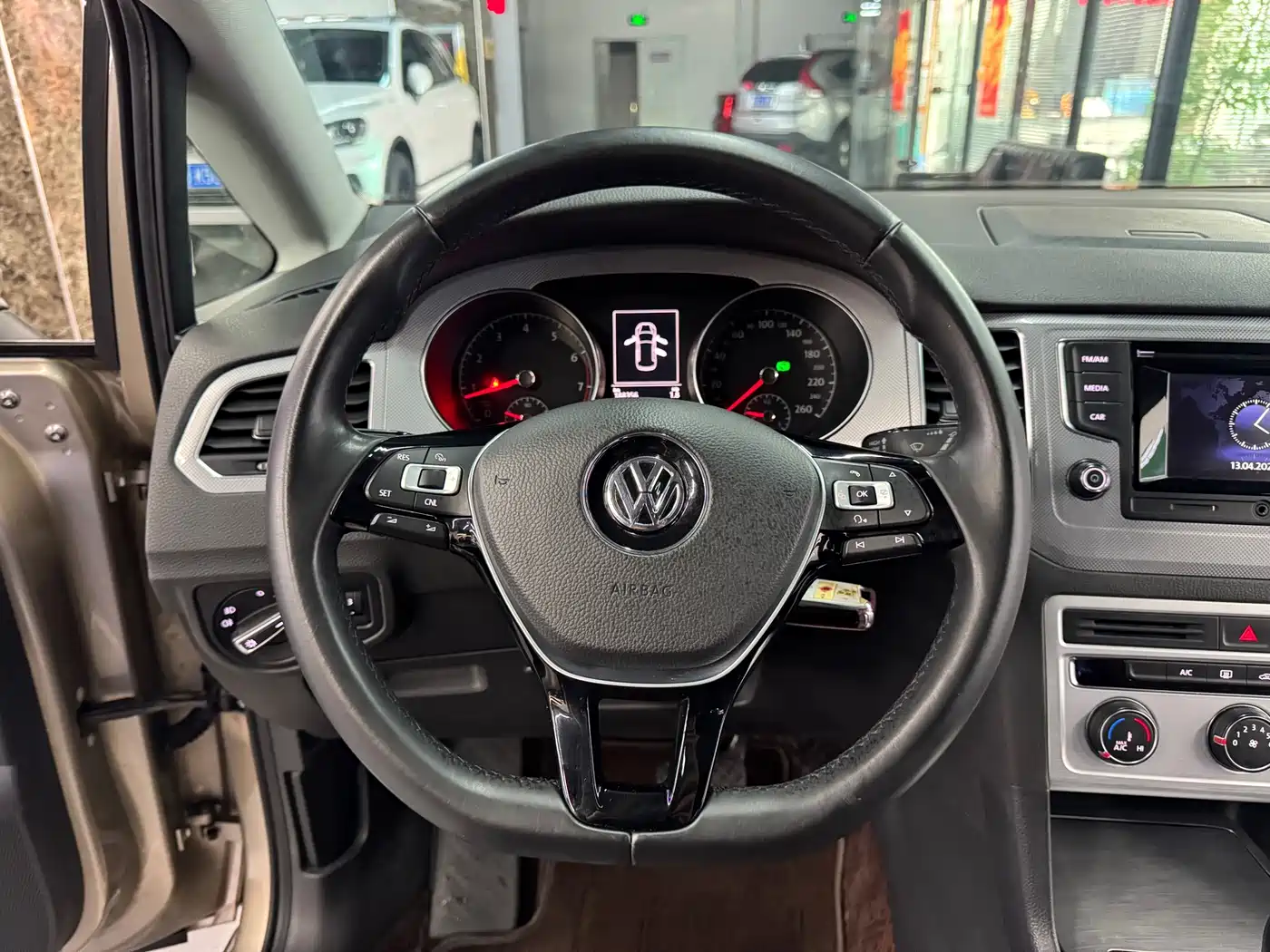 VOLKSWAGEN GOLF*JIAYU