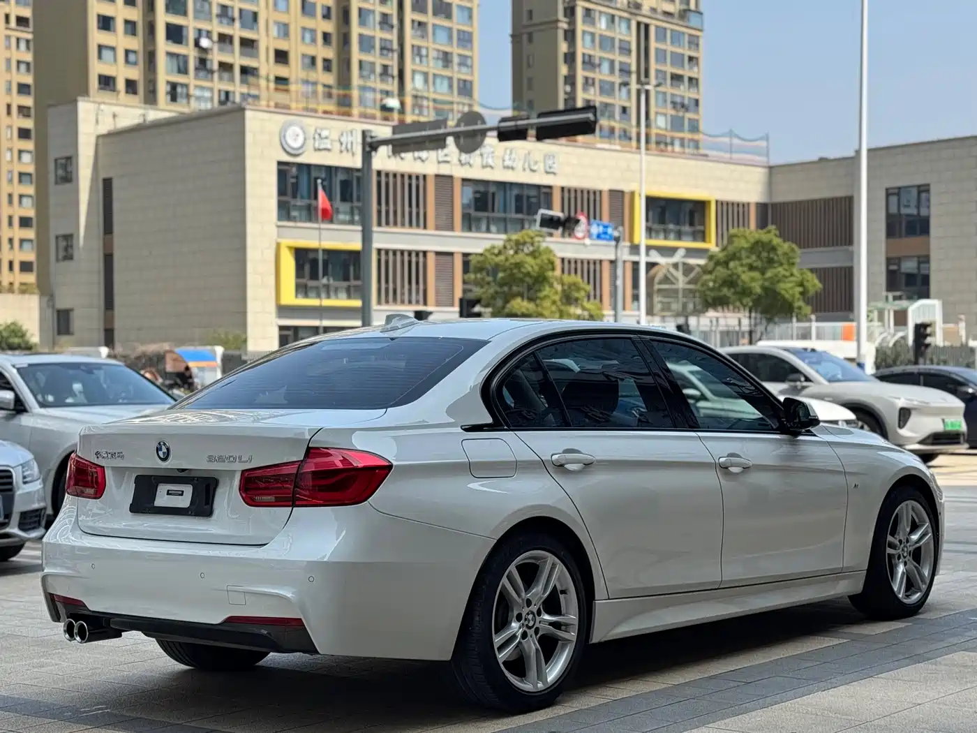 BMW 3 Series 2019 320Li M Luxury Package фото 5