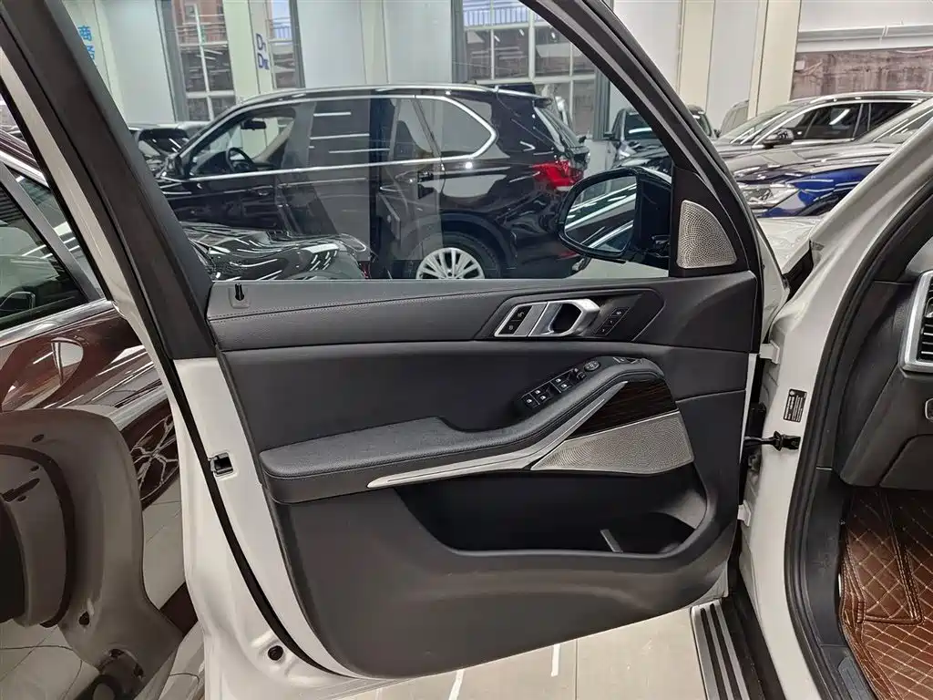 BMW X5 (Import) 2019 xDrive40i M Sport Package фото 4