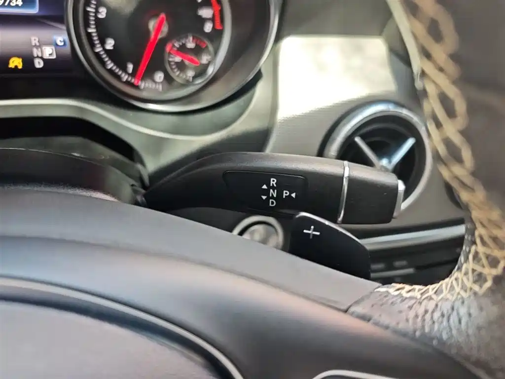 Mercedes-Benz CLA (Import) 2017 Facelift CLA 200 Style фото 14