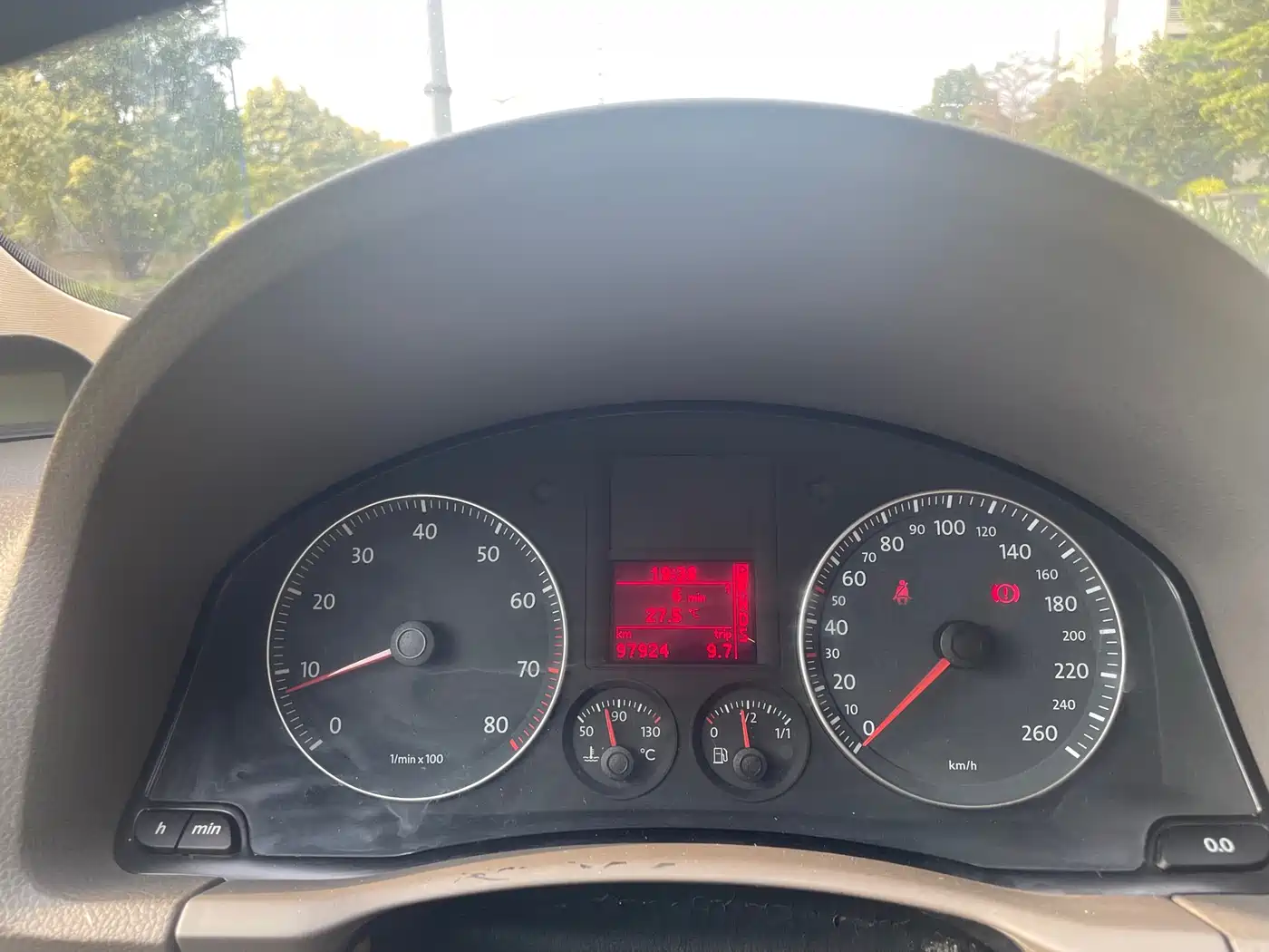 Volkswagen Sagitar 2009 1.6L Automatic Fashion фото 10