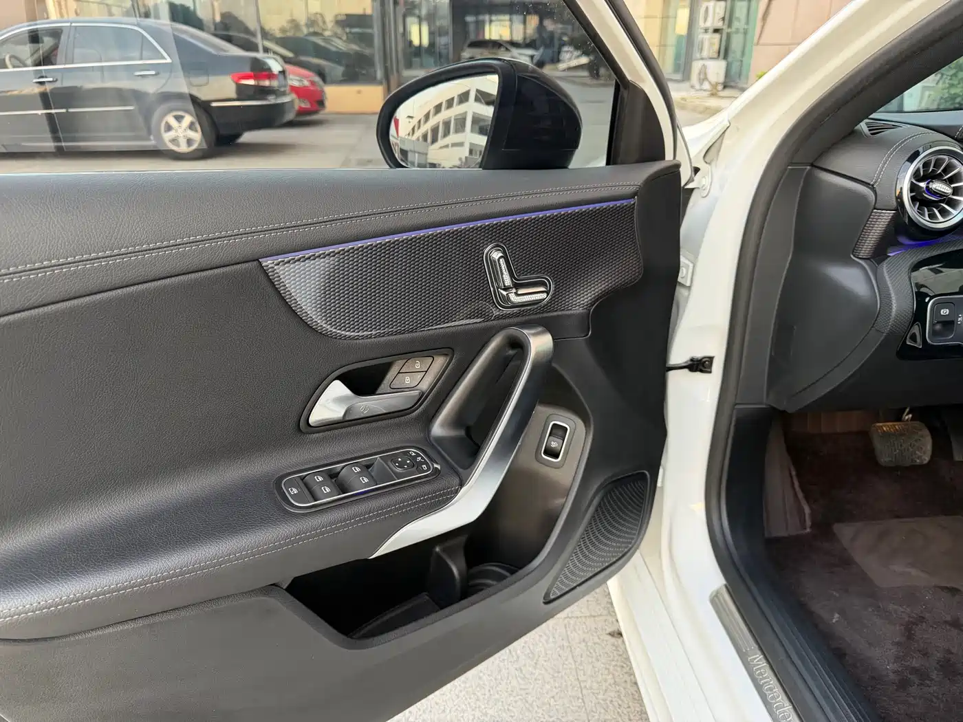 Mercedes-Benz A-Class 2024 A 200 L Fashion Edition фото 6