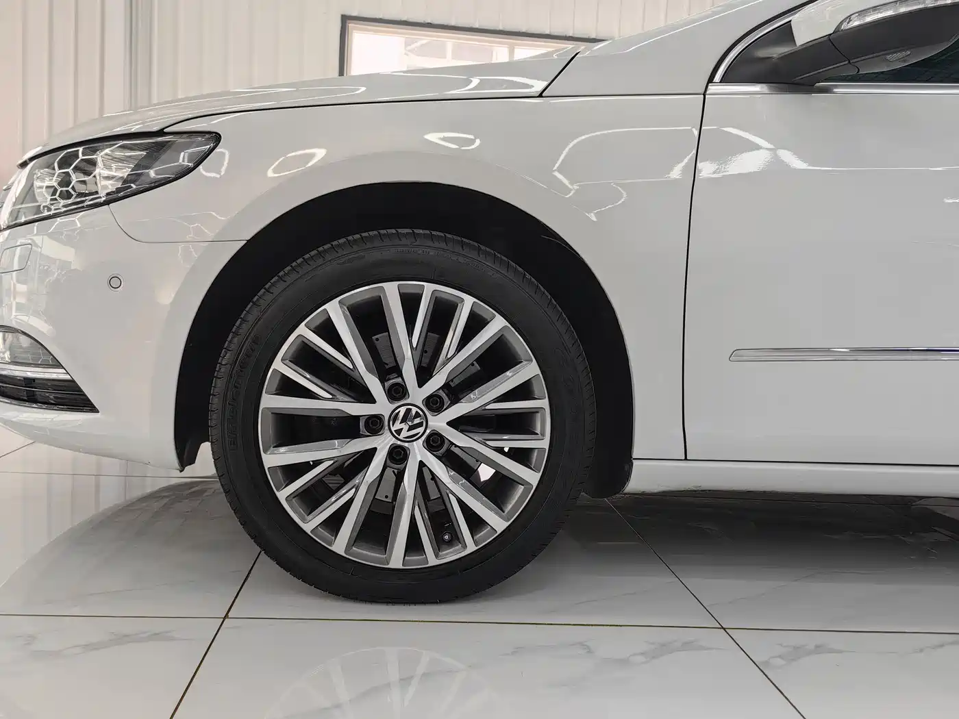 Volkswagen FAW-Volkswagen CC 2018 2.0TSI Luxury фото 8