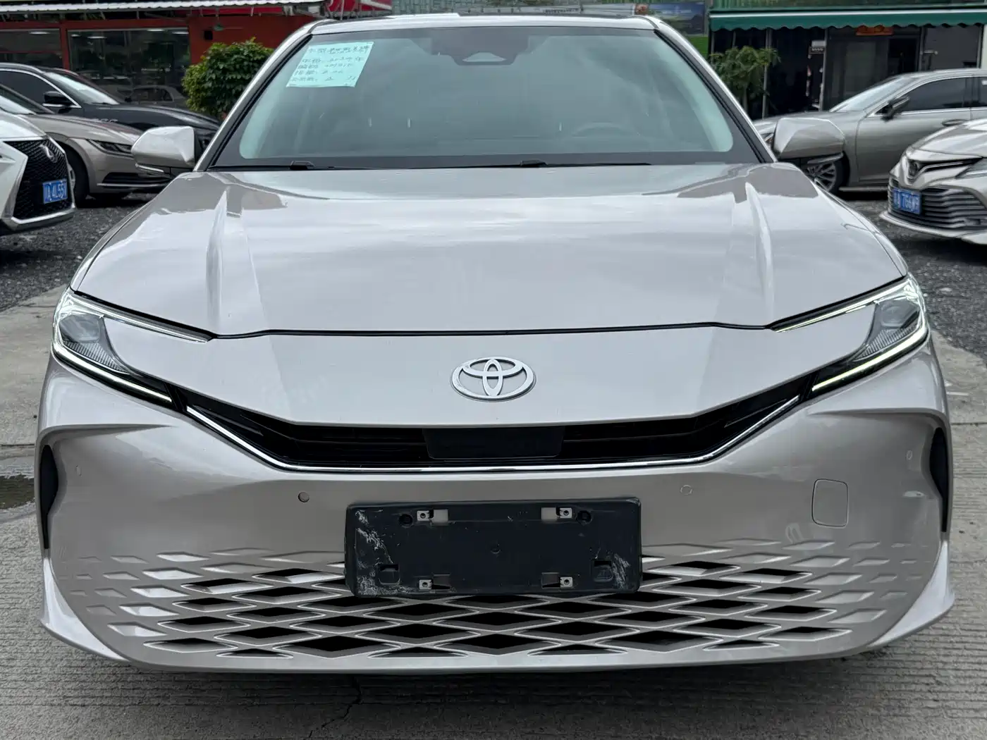 Toyota Camry 2024 Hybrid 2.0HE Elite Edition фото 7