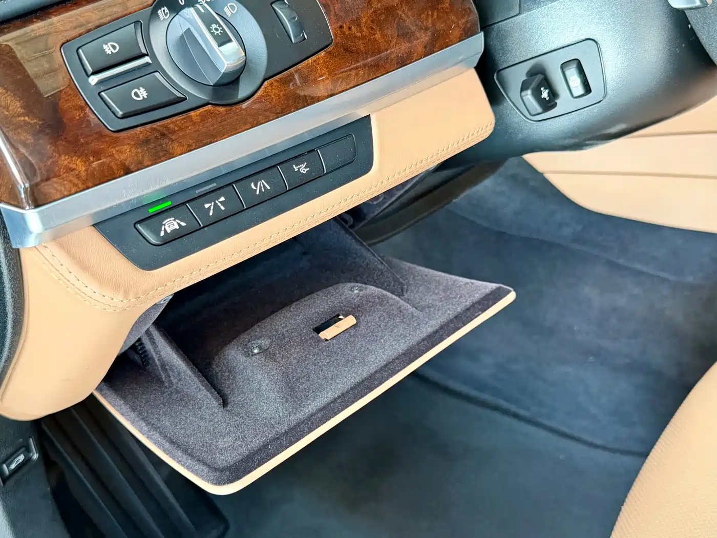 BMW 7 Series 2013 Model 760Li фото 11