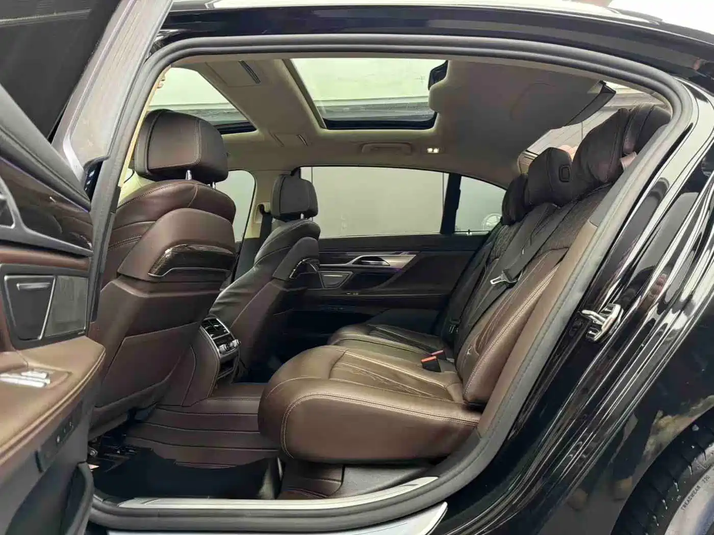 BMW 7 Series 2021 Model 730Li Luxury Package фото 6