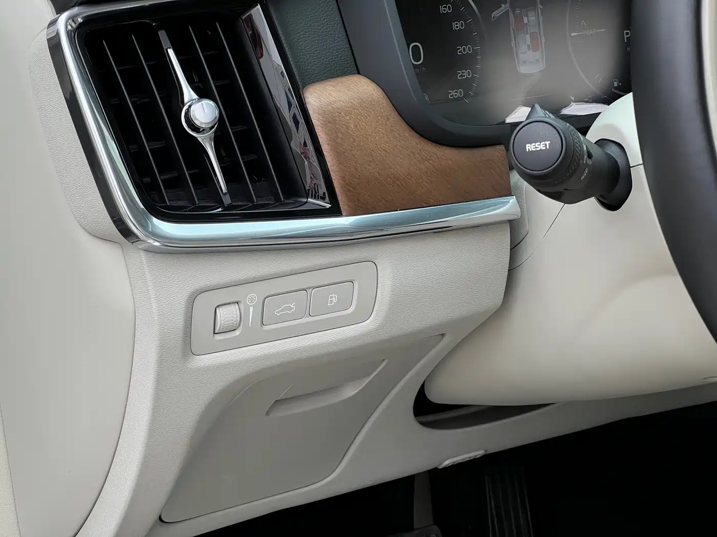 Volvo S90 Plug-in Hybrid 2019 2019 T8 E-AWD Hybrid Excellence Edition 3-Seater China VI