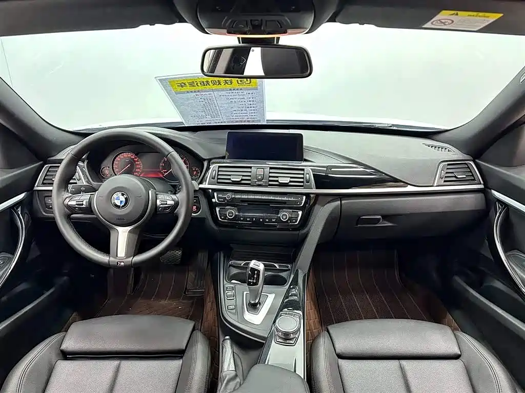 BMW 3 Series GT 2020 320i M Sport Package фото 10